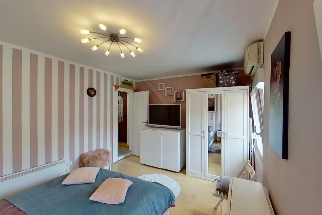 Apartment Bonjour, 5Th Floor, No Elevator Zagreb Bagian luar foto