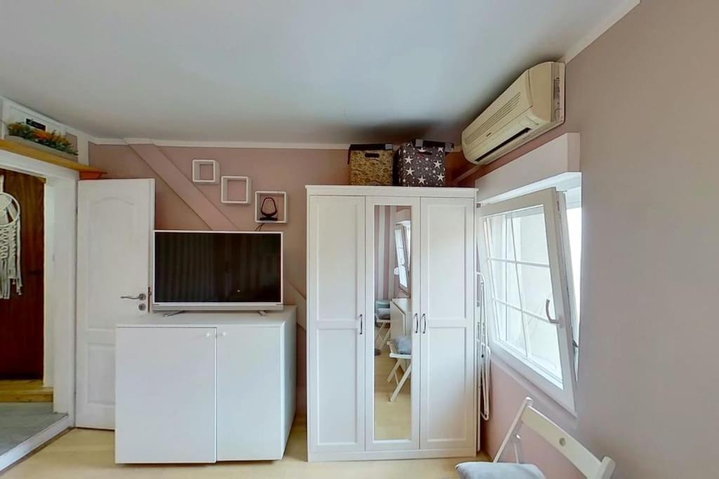 Apartment Bonjour, 5Th Floor, No Elevator Zagreb Bagian luar foto