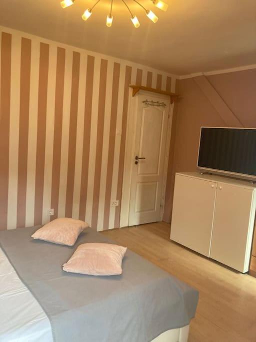 Apartment Bonjour, 5Th Floor, No Elevator Zagreb Bagian luar foto